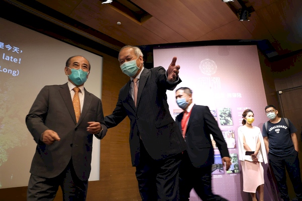 ▲ 2020年9月26日，王金平出席亞洲肝臟移植定潮者陳肇隆院長，台北誠品簽書會。(齊瓦哥攝影)